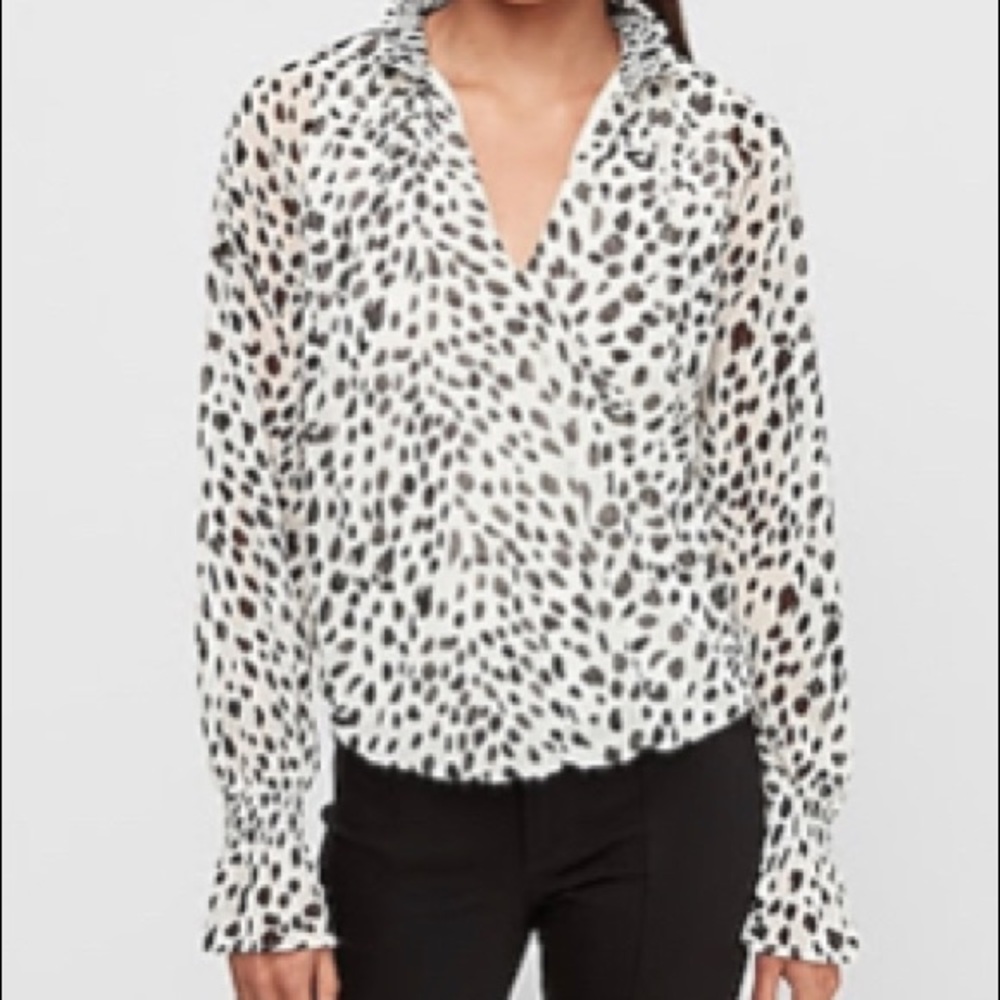 🖤🤍Express - long sleeved printed top